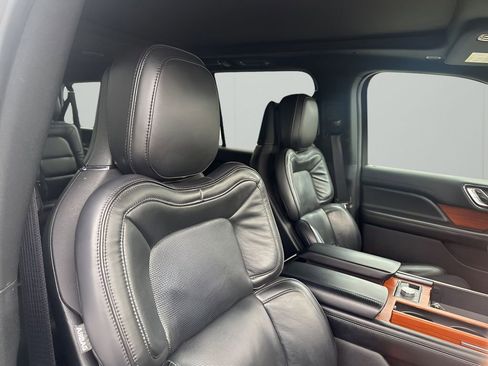 Used 2019 Lincoln Navigator L Reserve image 15