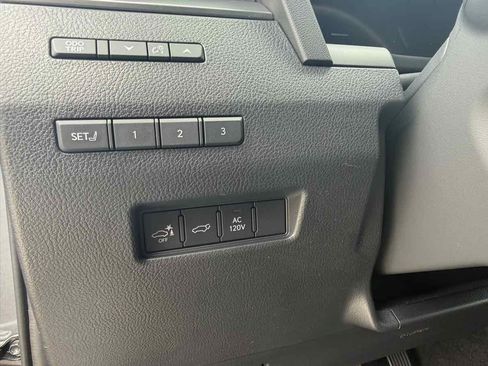 Used 2025 Lexus GX 550 w/ Accessory Package (2T) AWD/4WD image 14