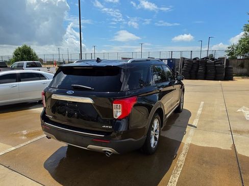 Used 2021 Ford Explorer XLT w/ Equipment Group 202A AWD/4WD image 5