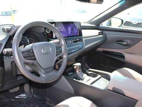 Certified 2025 Lexus ES 300h w/ Premium Package FWD image 12