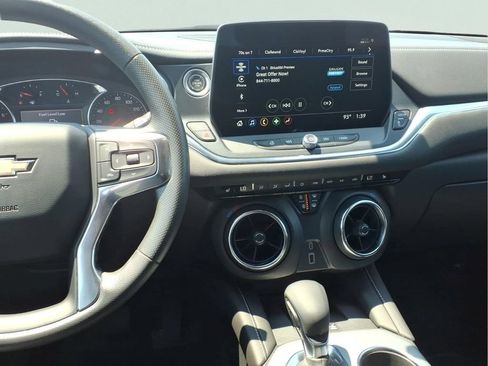 Certified 2024 Chevrolet Blazer LT w/ Convenience Package FWD image 6