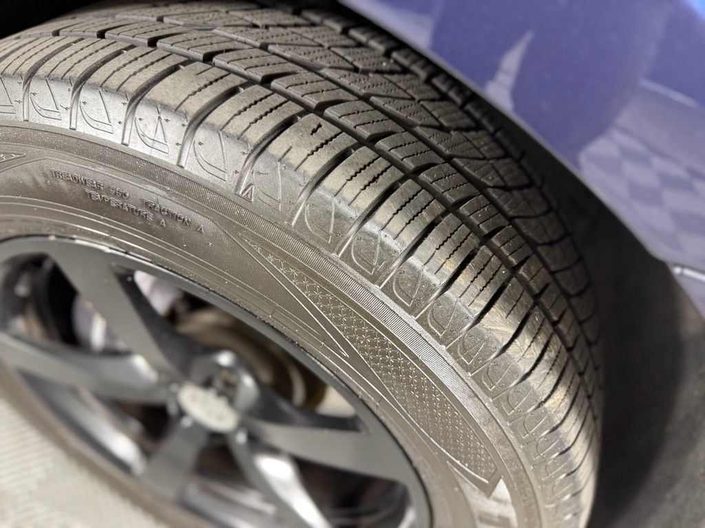 Certified 2021 Porsche Macan AWD/4WD image 20