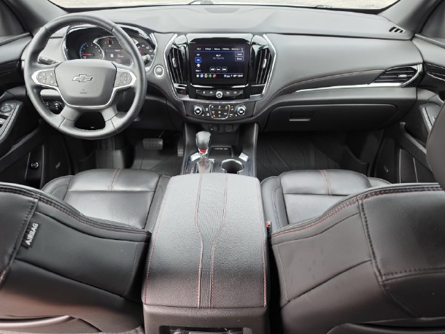Used 2023 Chevrolet Traverse RS FWD image 16