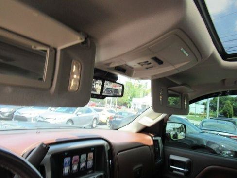 Used 2015 Chevrolet Silverado 1500 High Country w/ High Country Premium Package AWD/4WD image 48