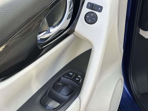 Used 2022 Nissan Rogue Sport SL image 21