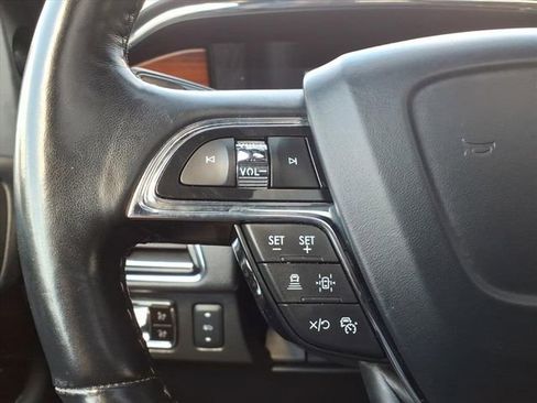 Used 2024 Lincoln Navigator Premiere AWD/4WD image 17