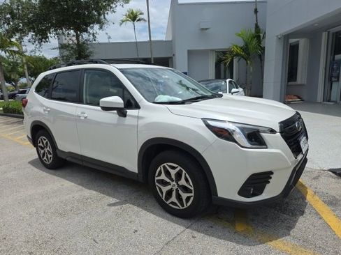 Used 2024 Subaru Forester Premium AWD/4WD image 3