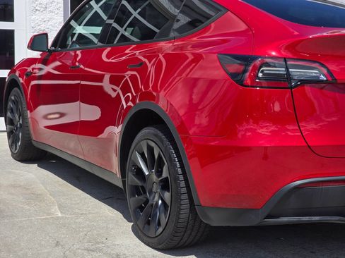 Used 2023 Tesla Model Y Long Range AWD/4WD image 34
