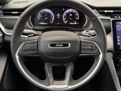 New 2025 Jeep Grand Cherokee L Limited w/ Black Appearance Package image 12