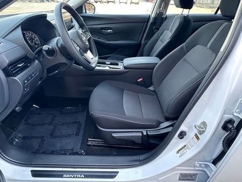 Used 2025 Nissan Sentra SV FWD image 21