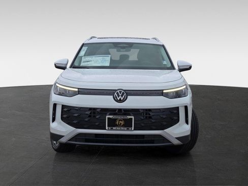 New 2026 Volkswagen Tiguan SE AWD/4WD image 2