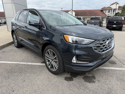 Used 2023 Ford Edge Titanium AWD/4WD image 8