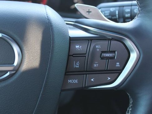 Used 2024 Lexus LX 600 4WD w/ Luxury Package image 30