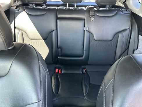 Used 2022 Jeep Compass Latitude image 24