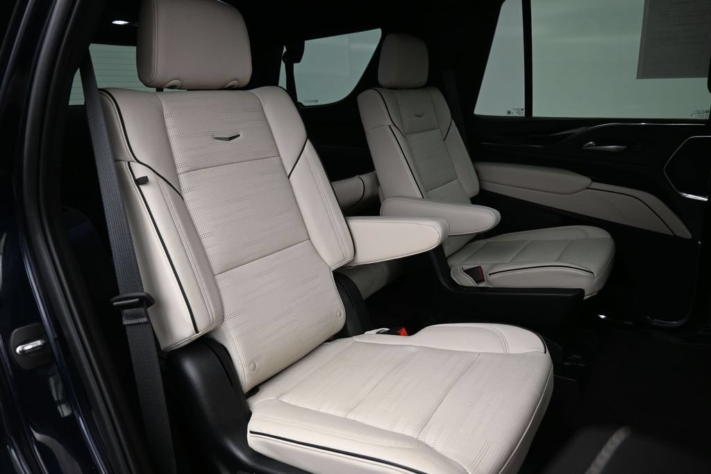 Used 2023 Cadillac Escalade Sport w/ Touring Package AWD/4WD image 27