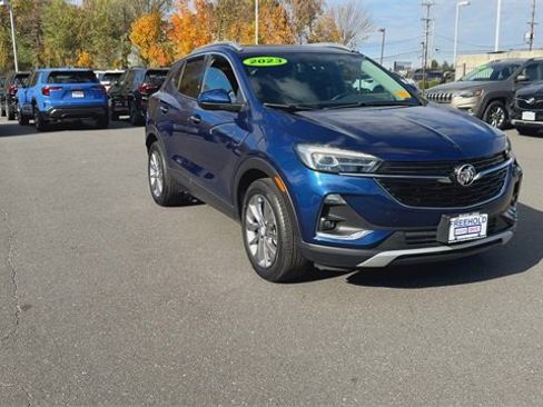 Used 2023 Buick Encore GX Essence w/ Experience Buick Package image 3
