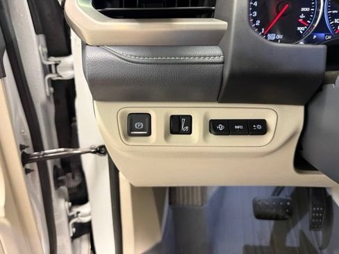 Used 2020 GMC Acadia Denali w/ Technology Package AWD/4WD image 19