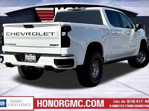 Used 2022 Chevrolet Silverado 1500 RST AWD/4WD image 6