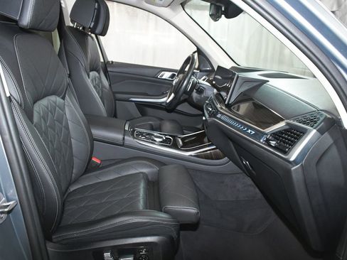 Used 2024 BMW X7 xDrive40i AWD/4WD image 69