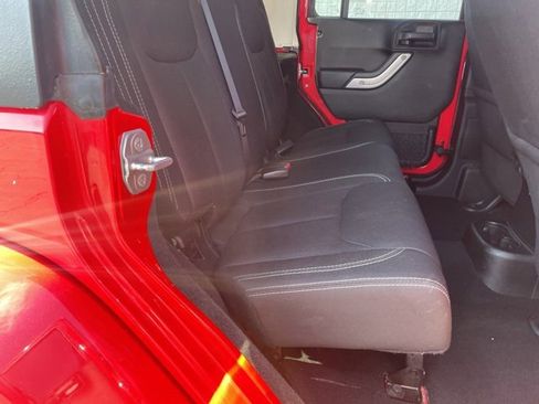 Used 2015 Jeep Wrangler Unlimited Sahara w/ Max Tow Package image 14