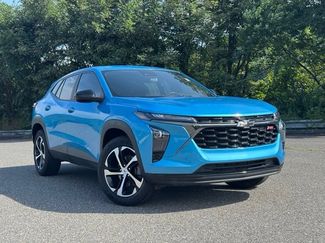 Used 2025 Chevrolet Trax RS w/ Driver Confidence Package FWD video 1