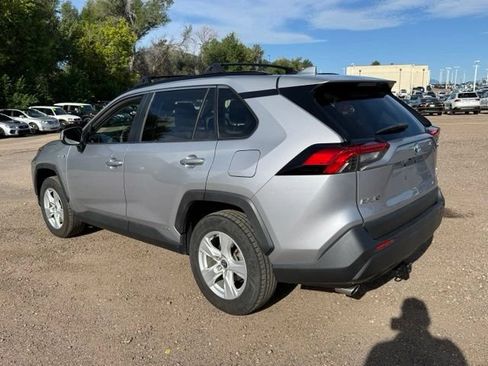 Used 2020 Toyota RAV4 XLE w/ Convenience Package AWD/4WD image 3