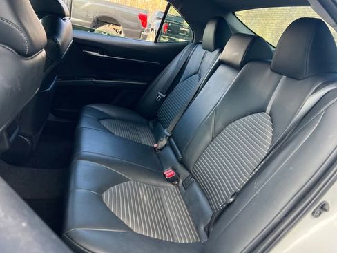 Used 2020 Toyota Camry SE image 17