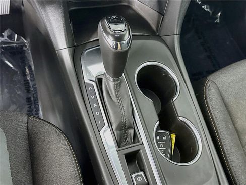 Used 2018 Chevrolet Equinox LT FWD image 17