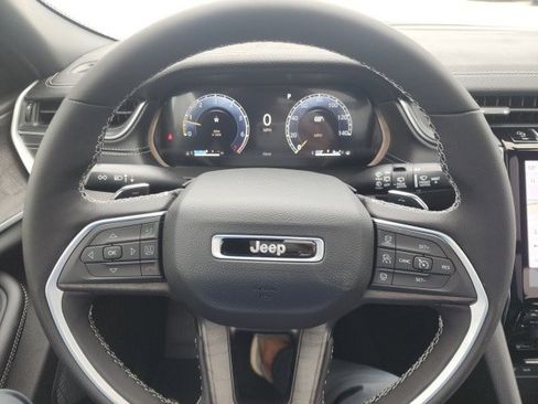 New 2025 Jeep Grand Cherokee Limited image 14