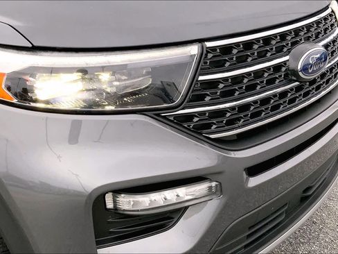 Certified 2022 Ford Explorer XLT w/ Equipment Group 202A image 27