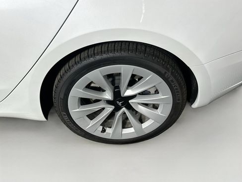 Used 2023 Tesla Model 3 Standard Range image 11