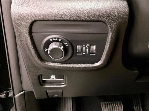 Used 2025 Jeep Grand Cherokee L Laredo AWD/4WD image 38