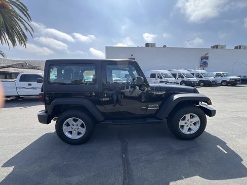 Used 2014 Jeep Wrangler Sport w/ Quick Order Package 24S AWD/4WD image 9