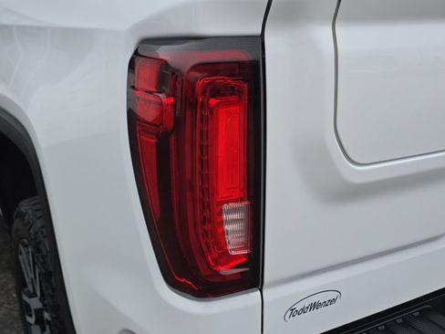 Certified 2023 GMC Sierra 1500 AT4 w/ AT4 Preferred Package AWD/4WD image 36