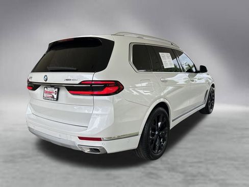 Used 2023 BMW X7 xDrive40i w/ Premium Package AWD/4WD image 3