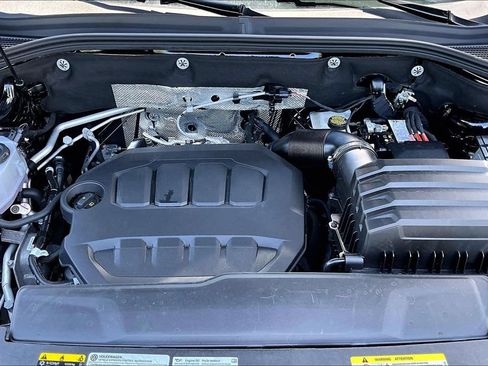 Used 2025 Volkswagen Atlas SE FWD image 21