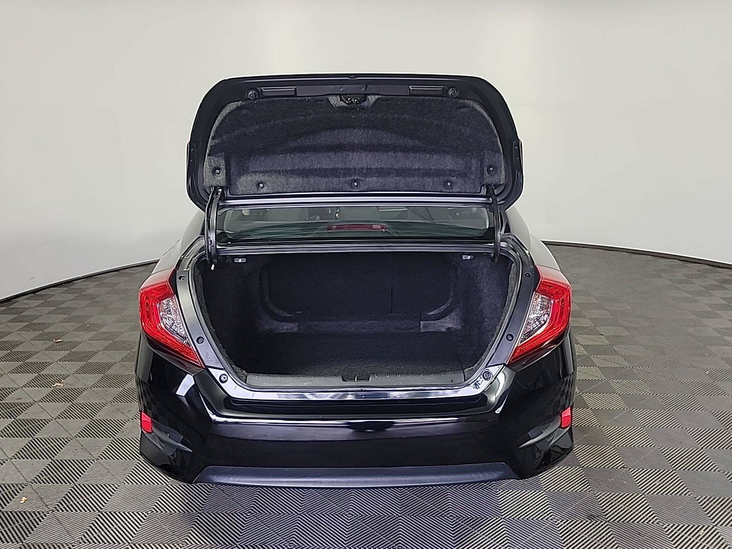 Used 2016 Honda Civic EX-T image 6