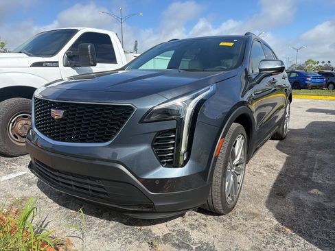 Used 2019 Cadillac XT4 Sport image 3