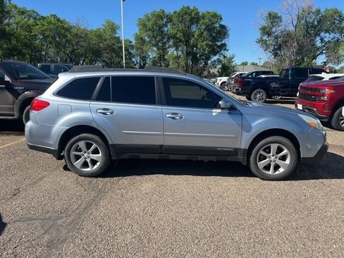Used 2013 Subaru Outback 2.5i Premium w/ All-Weather Pkg AWD/4WD image 9