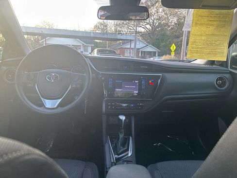 Used 2018 Toyota Corolla LE image 13