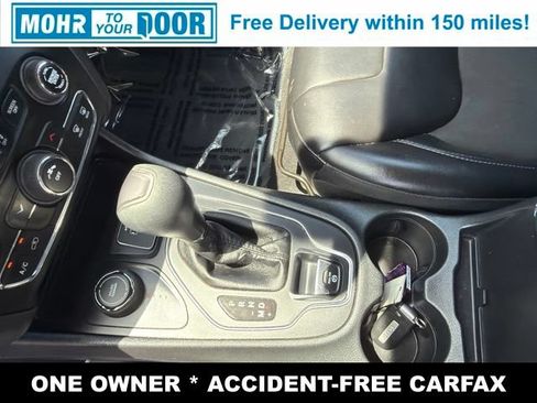 Used 2019 Jeep Cherokee Latitude Plus w/ Cold Weather Group AWD/4WD image 24