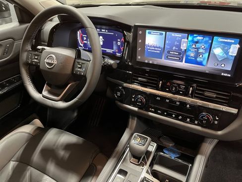 New 2026 Nissan Pathfinder Platinum AWD/4WD image 12