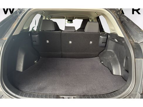 Used 2021 Toyota RAV4 XLE FWD image 19