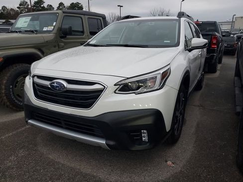Used 2020 Subaru Outback Limited w/ Popular Package #2 image 3