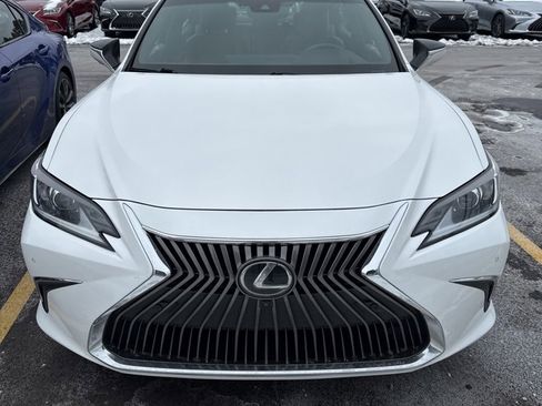 Used 2019 Lexus ES 350 Luxury image 2