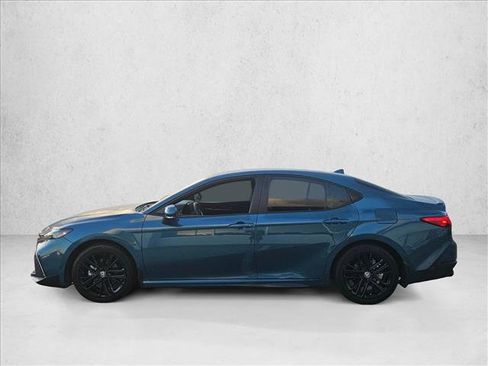 Used 2025 Toyota Camry SE w/ Convenience Package FWD image 9