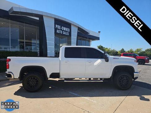 Used 2024 Chevrolet Silverado 2500 LT AWD/4WD image 2