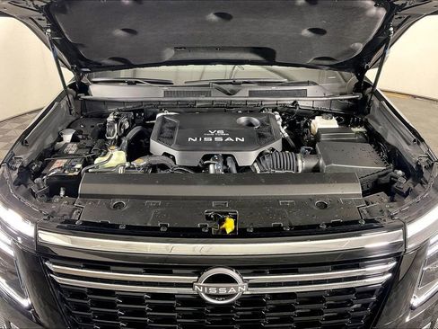 Used 2025 Nissan Armada Platinum Reserve AWD/4WD image 12