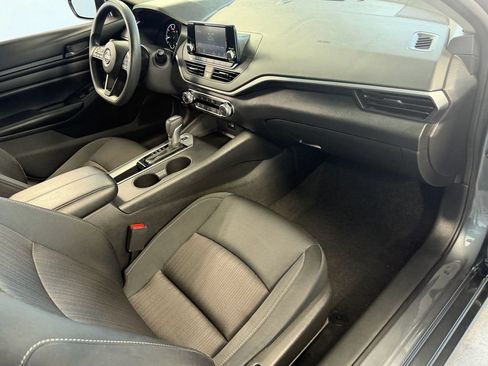 Used 2024 Nissan Altima 2.5 S FWD image 16