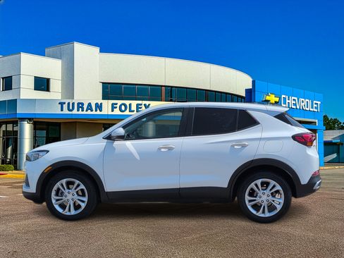Used 2023 Buick Encore GX Preferred w/ Cold Weather Comfort Package FWD image 2